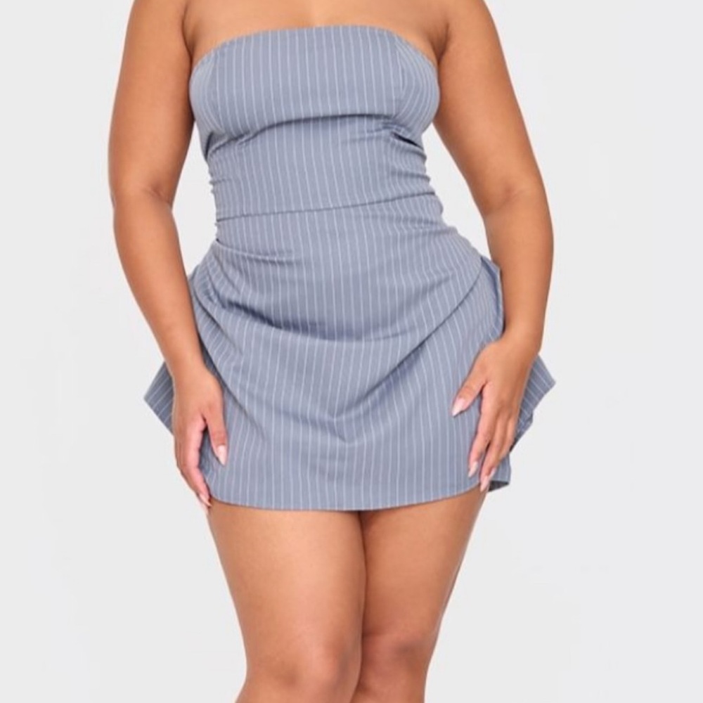 Elegant Blue Strapless Dress